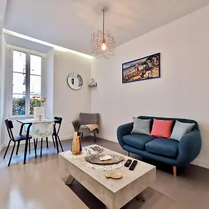 Le Petit Balcon By Guys Nice