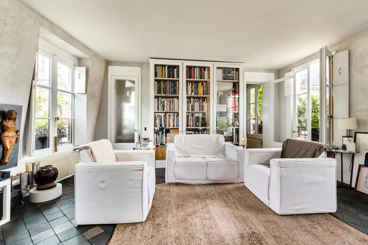 Famous Parisian Designer'S Pied-A-Terre In Le Marais Apartment 0*, Paris France