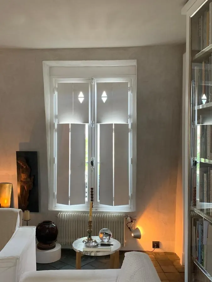 Famous Parisian Designer'S Pied-A-Terre In Le Marais Apartment France