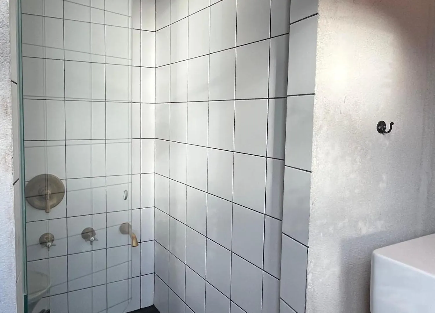 Famous Parisian Designer'S Pied-A-Terre In Le Marais Apartment